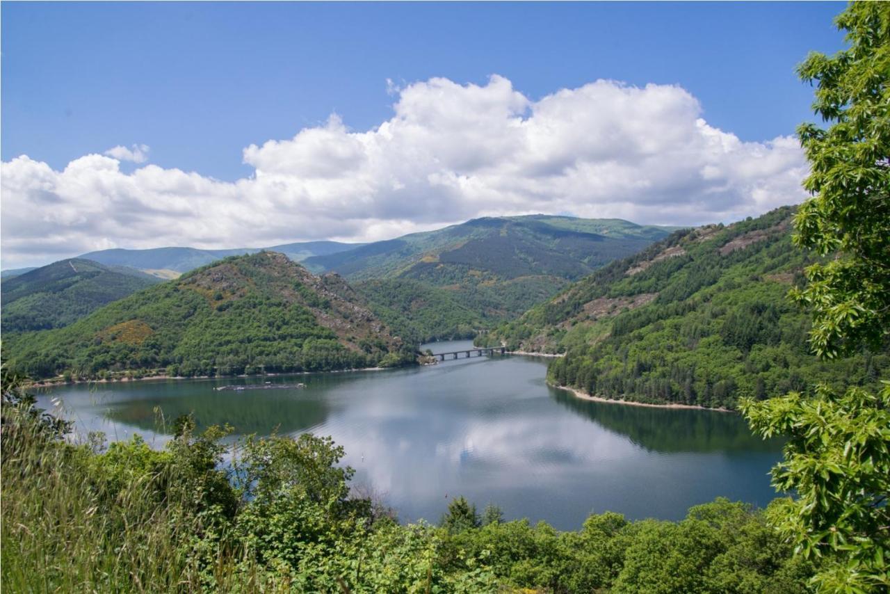 Villages De Gites Des Chataigniers Du Lac Pourcharesse Esterno foto