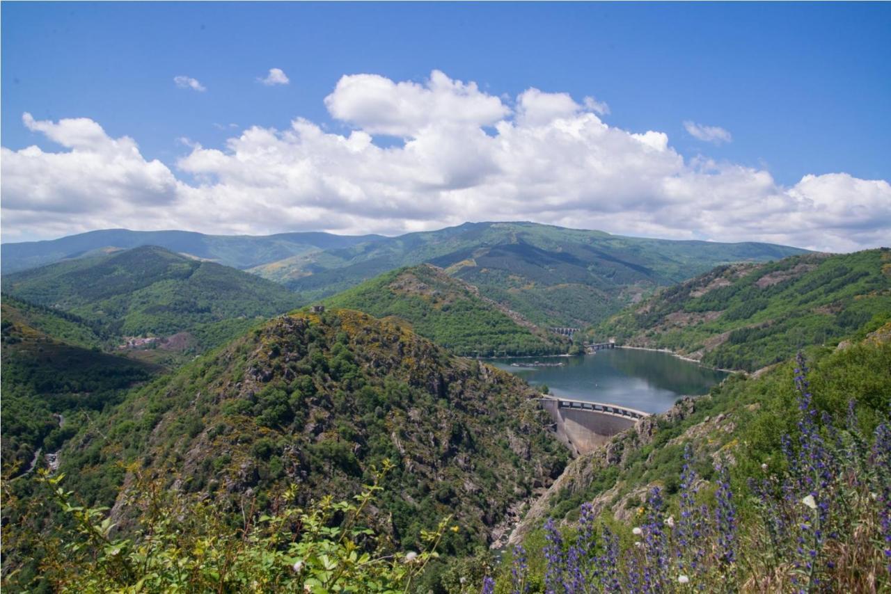 Villages De Gites Des Chataigniers Du Lac Pourcharesse Esterno foto